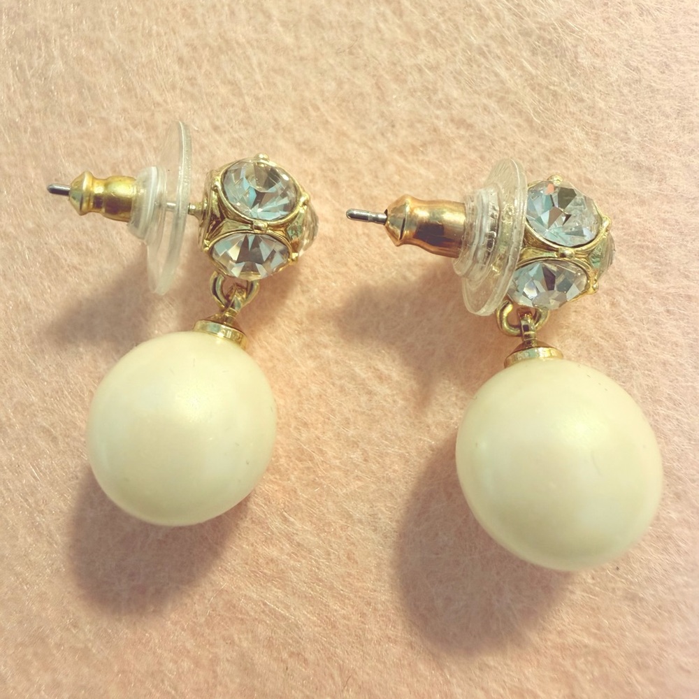Kate Spade Elegant Gold plated and Cream Pearl Earrings